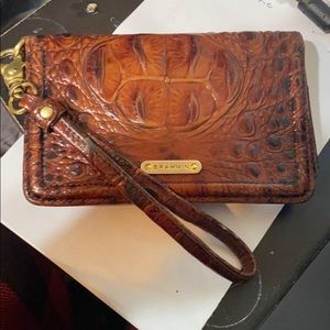 Brahmin wristlet